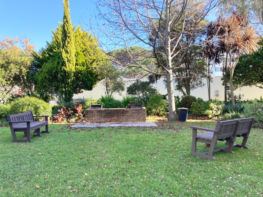 To Let 2 Bedroom Property for Rent in Claremont Western Cape